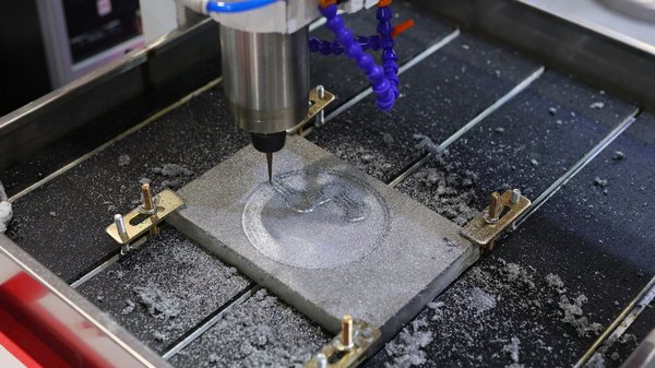 Innovations et applications de la gravure sur métal dans l'industrie